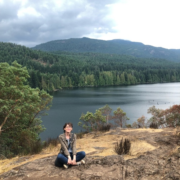 Meet your Posher, Elena - Picture 1 of 1